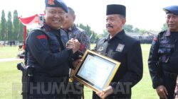 Disaat Upacara HUT Brimob ke-78, Kangmas R. Moerdjoko HW Mendapat Piagam Kehormatan dari Korps Brimob 