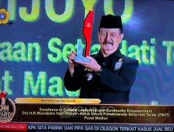 Ketua Umum Kangmas Drs. R. Moerdjoko H.W Terima Penghargaan Awards dari CNN Indonesia 2025