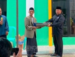 Ketua SH Terate Cabang Karawang Serahkan Bantuan Peralatan Masjid dan Infaq Uang Tunai Kepada DKM Nurul Iman