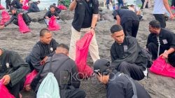 Bersama Gubernur Bali, I Wayan Koster, PSHT Bali Ambil Bagian dalam Gerakan Bali Bersih di Pantai Padang Galak