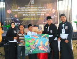 Karya Istimewa Siswa SLBN 4 Kota Blitar Menjadi Cinderamata untuk SH Terate Cabang Kota Blitar – Pusat Madiun