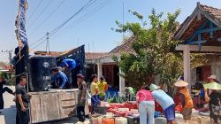 Puluhan Armada Dikerahkan, PSHT Ranting Bluluk, Cabang Lamongan – Pusat Madiun Gerak Cepat Salurkan Air Bersih