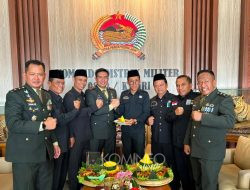 Sebuah Penghormatan, PSHT Cabang Kota / Bupaten Kediri Datangi Makodim 0809, Beri Ucapan HUT ke-81 TNI 